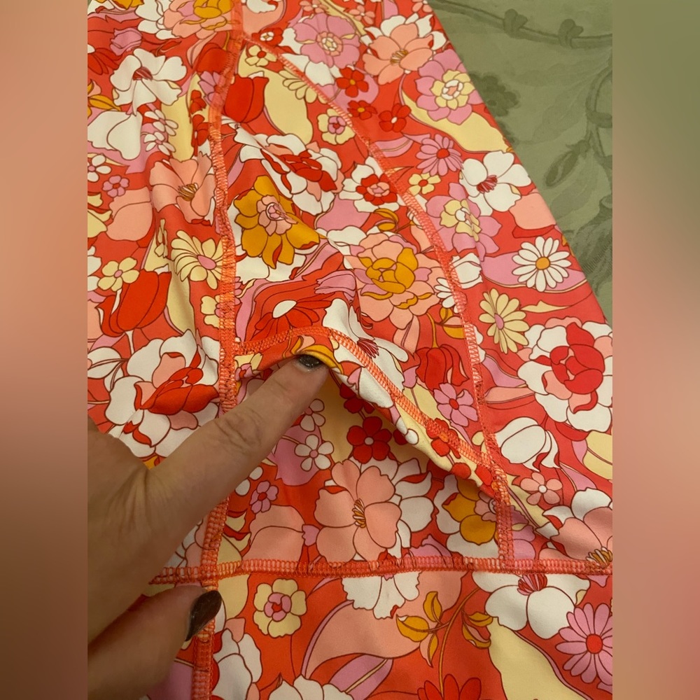 New Avia Fashion Bold Floral Print Capri Length Legging Recycled Poly XXL 20 - Picture 4 of 12